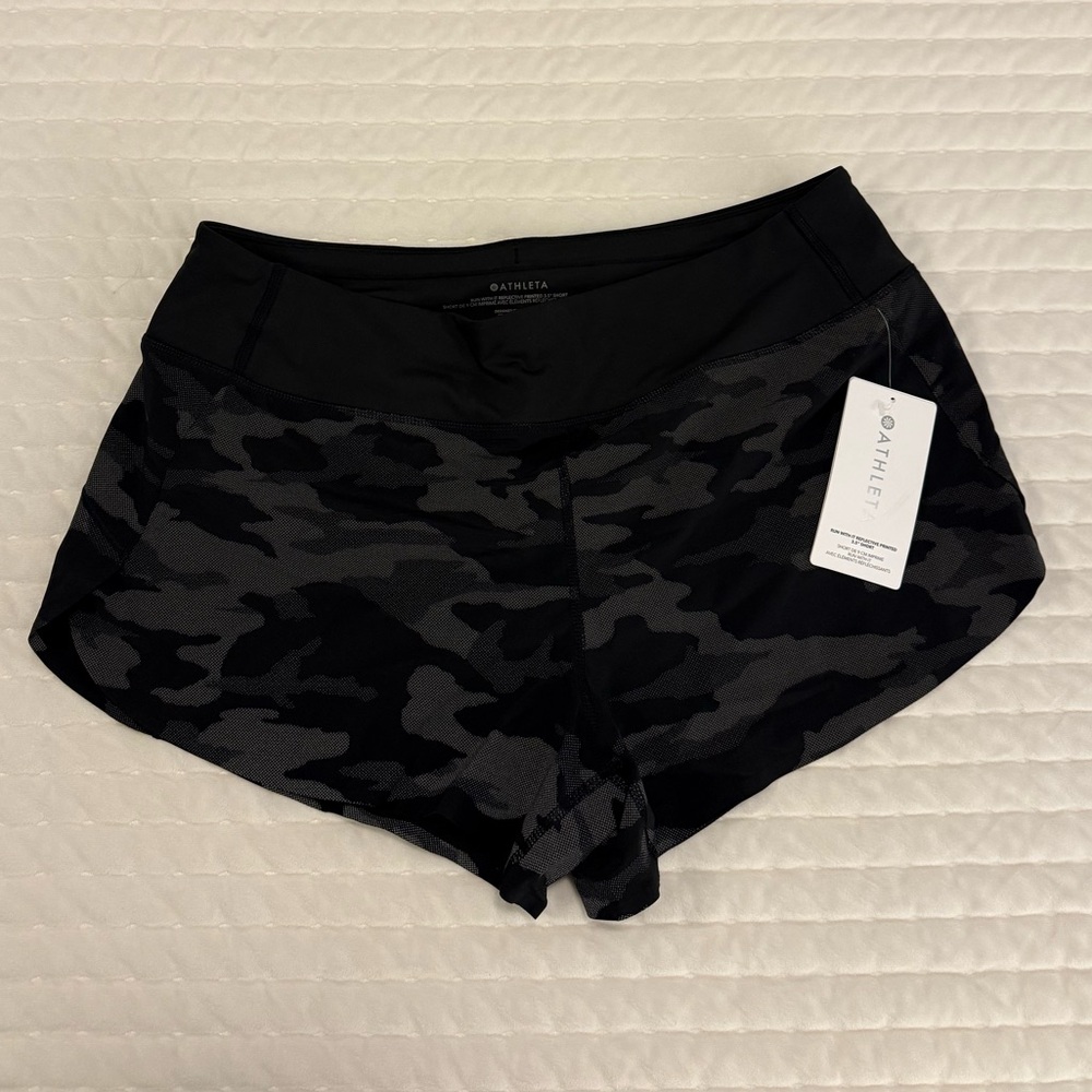 NWT Athleta Run With It Reflective 3.5 “ Shorts - Size L